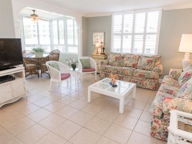 Siesta Key Beach Vacation Condo with Pool Great Amenities
